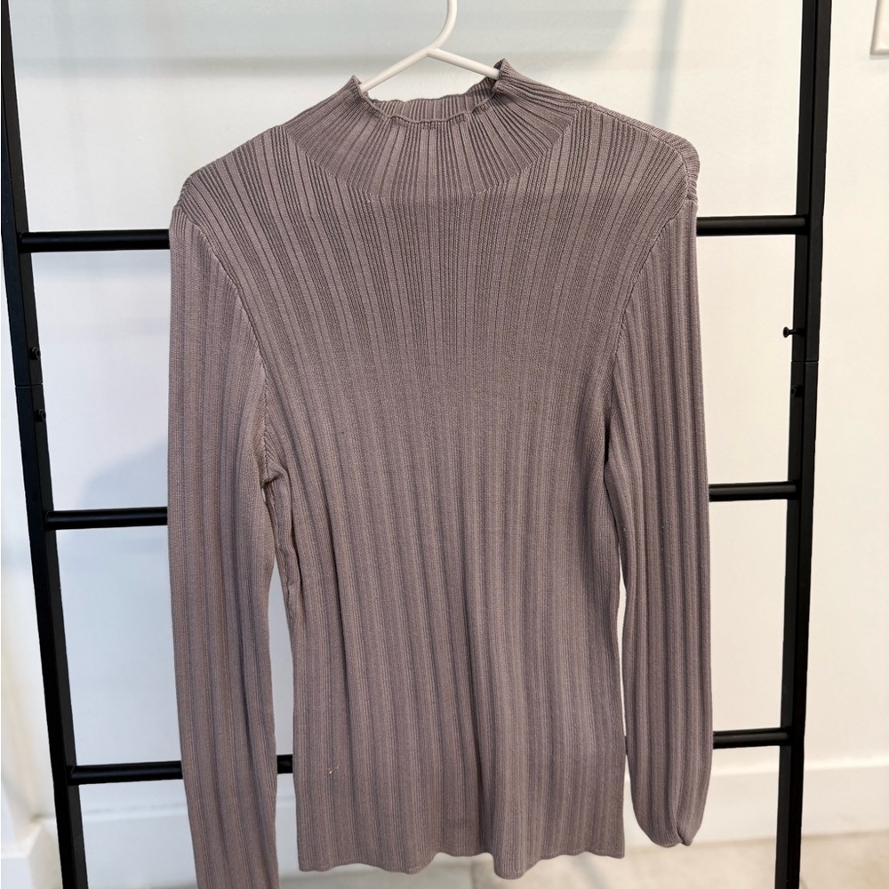 Abercrombie & Fitch Ribbed Knit Top in Soft Taupe